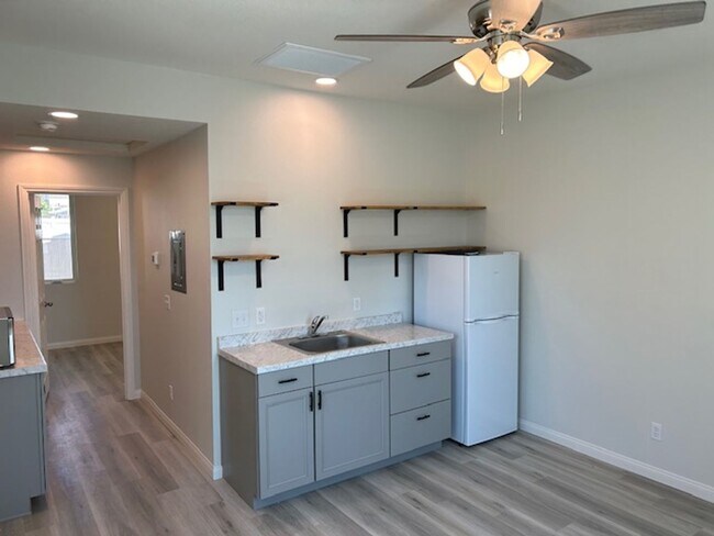 Building Photo - ADU