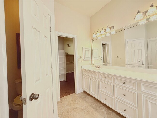 Building Photo - 22015 Rustic Canyon Ln