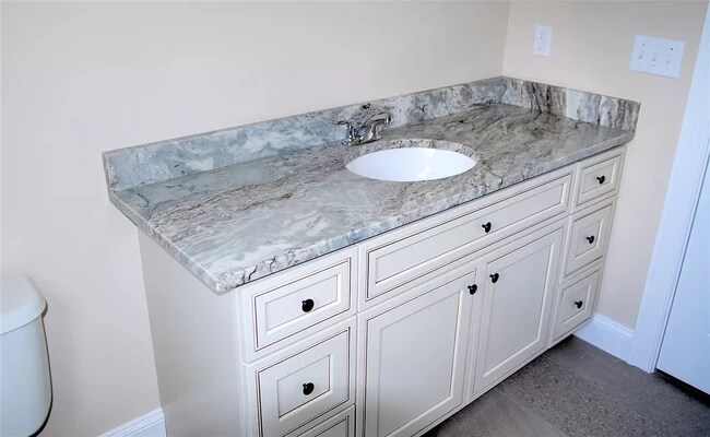 Building Photo - 61 Webster St