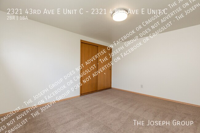 Building Photo - 2321 43rd Ave E