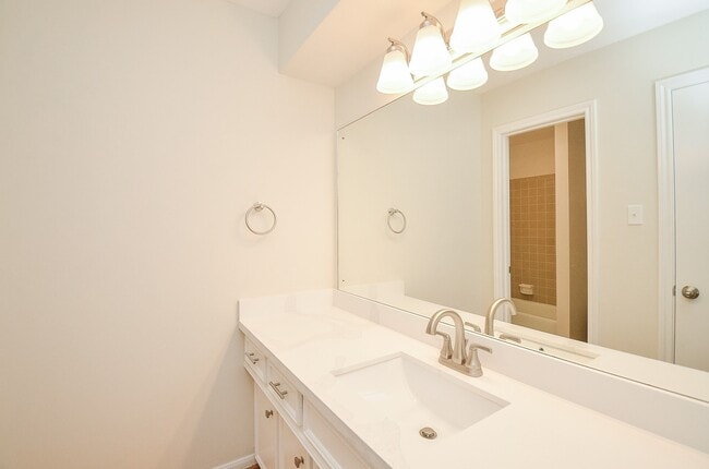 Building Photo - 7719 Lacy Hill Dr