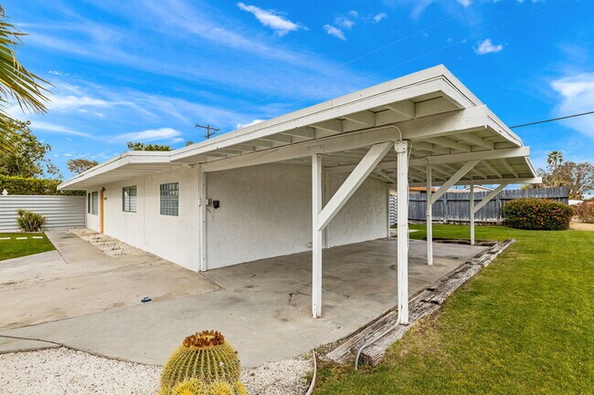 Building Photo - 45720 Abronia Trail