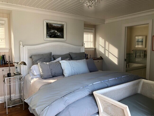 Building Photo - 12 Danbury Ave