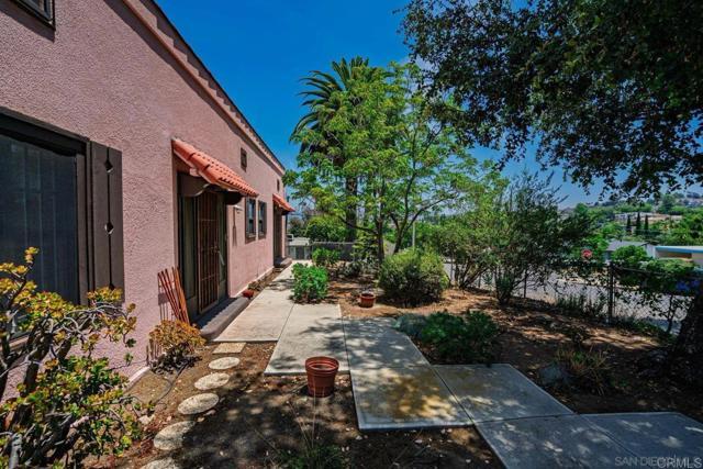 Building Photo - 145 S Grape St