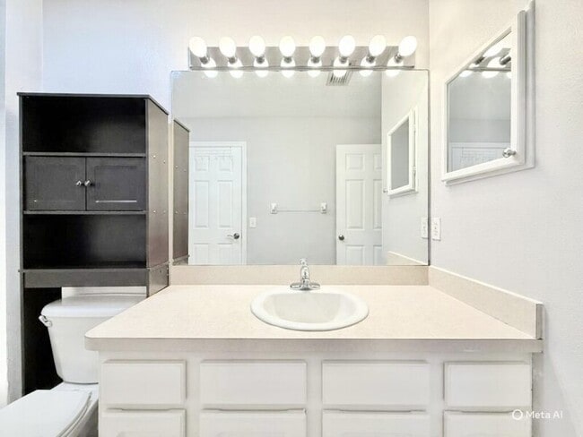 Building Photo - 13706 Forest Lake Dr