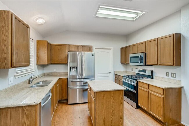 Building Photo - 1504 Julianas Way