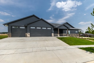 Building Photo - 2461 Whisper Woods Ln