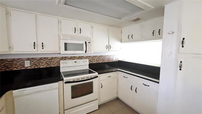 Building Photo - 616 Montego Bay Ct