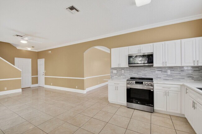 Building Photo - 1756 Pierside Cir