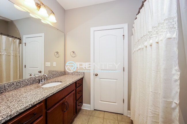 Building Photo - 2506 Gallery Drive