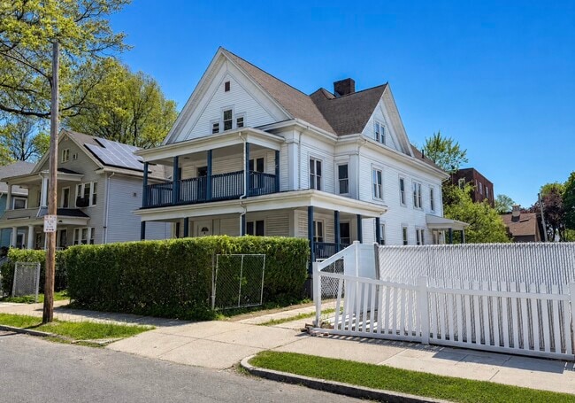 Building Photo - 21 Merwin St