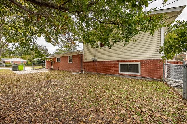 Building Photo - 2300 Woodland Ave