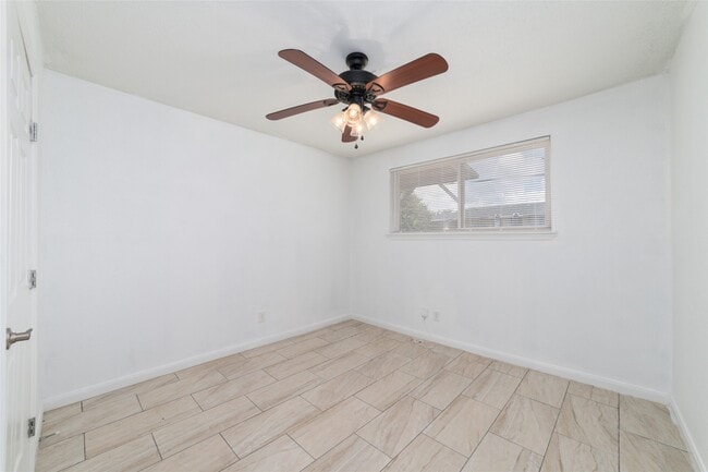 Building Photo - 10907 Sageleaf Ln