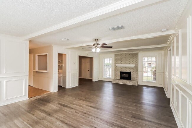 Building Photo - 3823 Glenheather Dr