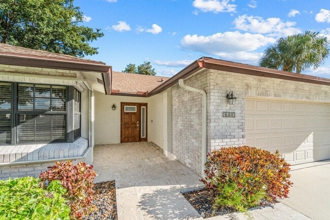 Building Photo - 5605 Forest Oaks Terrace