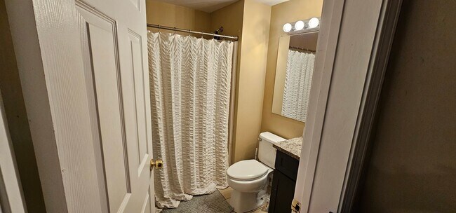 Building Photo - $500 Rebate Upon Closing! Luxury Apt. Near BU Campus.  Ht/HW Included.