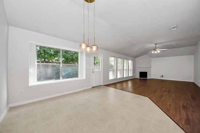 Building Photo - 21106 Brookrock Cir