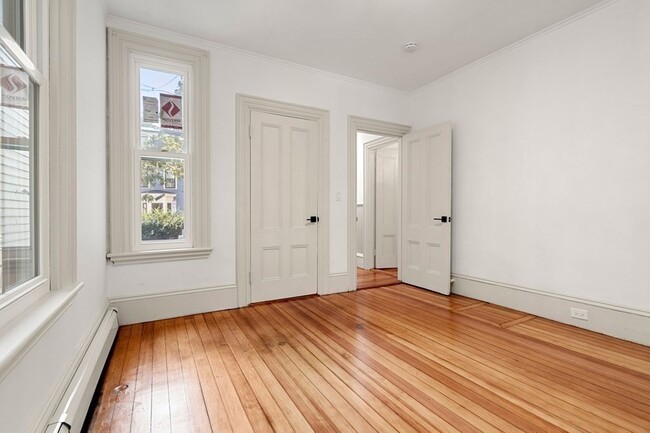 Building Photo - 107 Ellery St