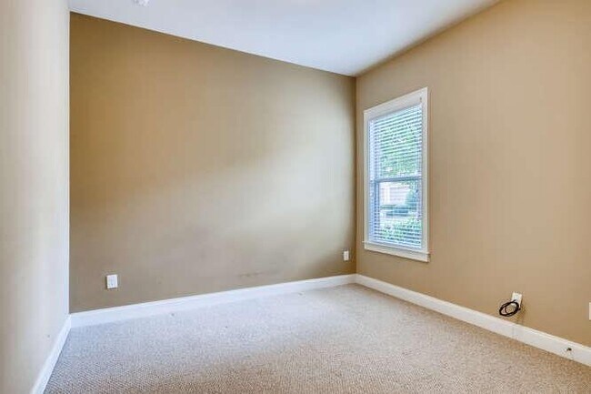 Building Photo - 934 Urban Ash Ct