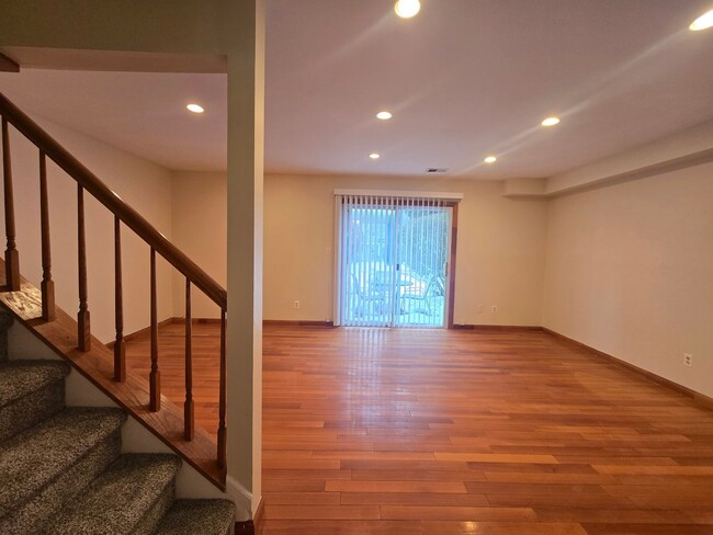 Building Photo - Recently painted & carpeted townhouse with 1,200+ SQ FT, 3-bedroom, 2.5 bathroom and lots of amen...