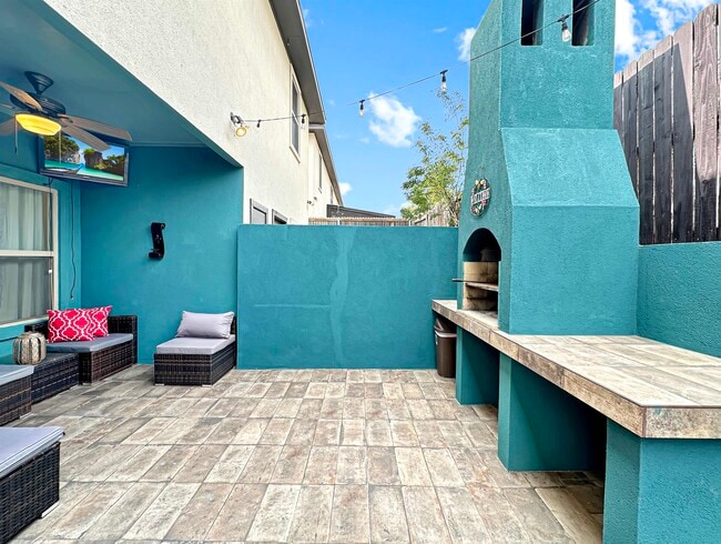 Building Photo - 5714 Montevista Dr