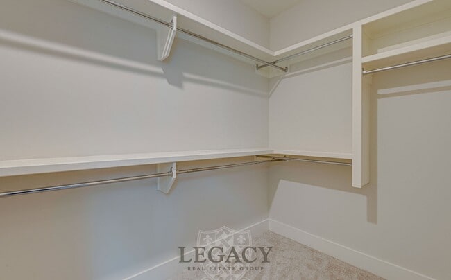 Building Photo - 600 45th Ave N