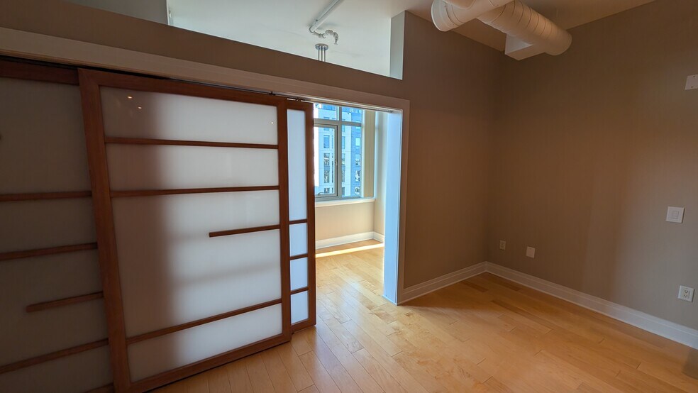 Building Photo - 811 4th St NW