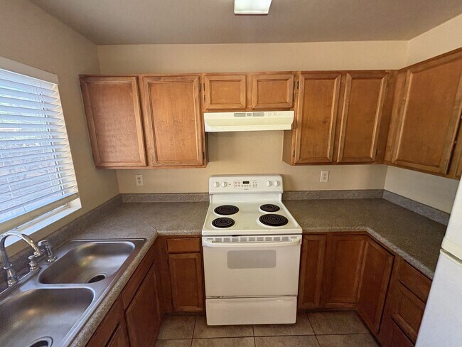 Building Photo - Eastside 4-bedroom 2.5-bathroom home with community pool