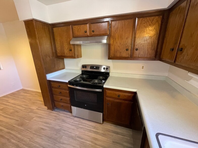 Building Photo - 7369 Elmhurst Pl