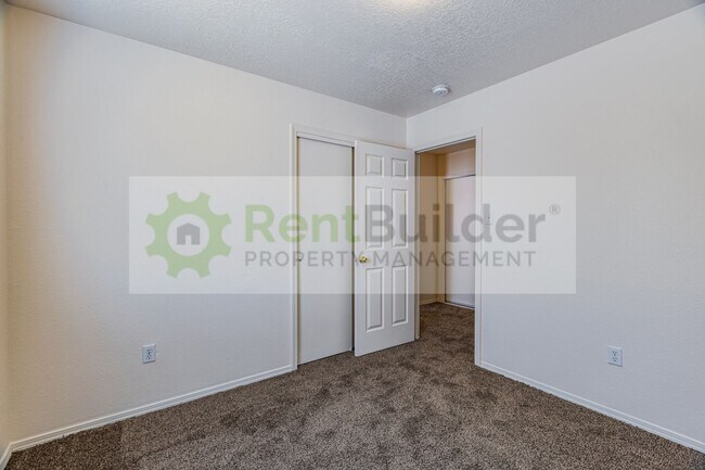 Building Photo - 10532 Ramah Dr NW