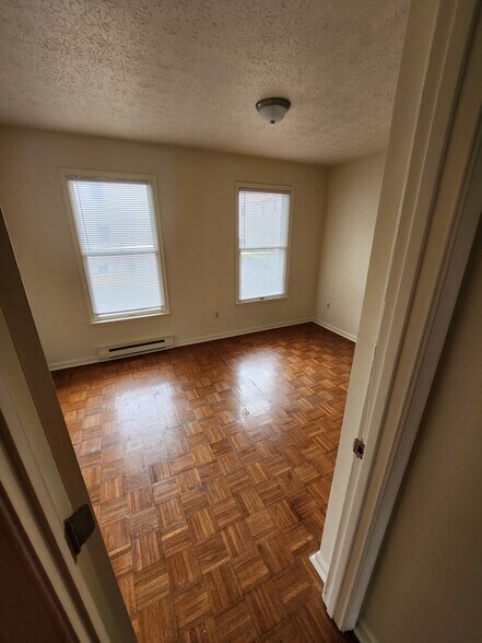 Building Photo - 542 N Loudoun St