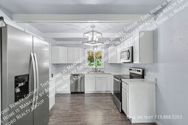 Building Photo - 152 Rose Dr