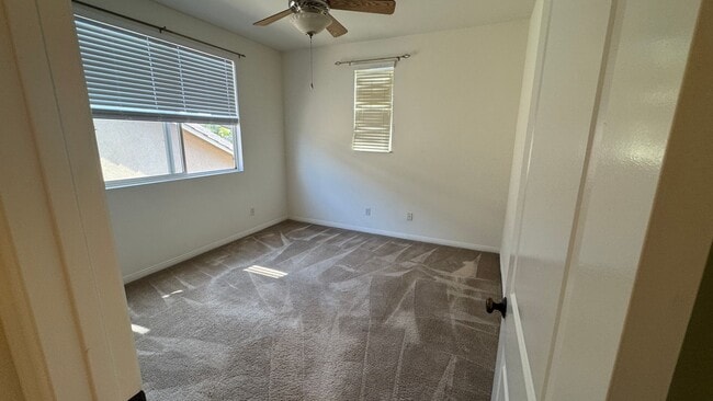 Building Photo - 6 bedroom 4.5 baths in Corona CA