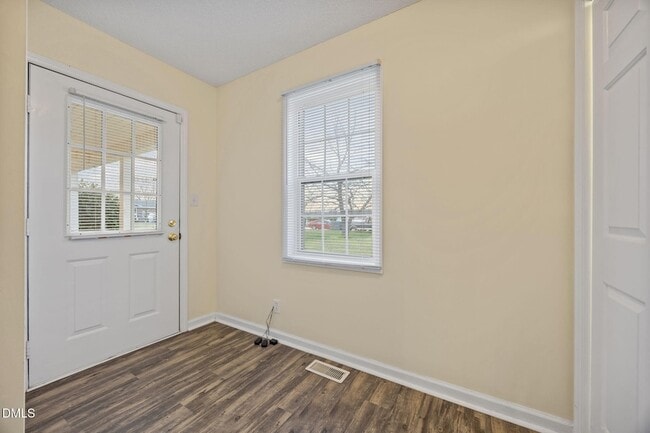 Building Photo - 131 Fairview Village Rd