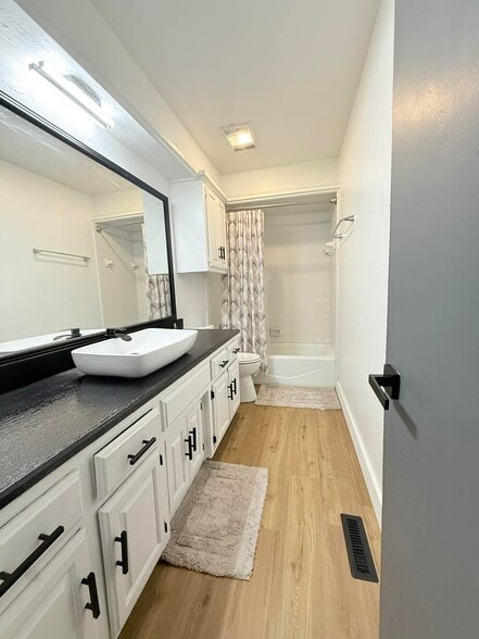 Building Photo - 3705 Windover Dr