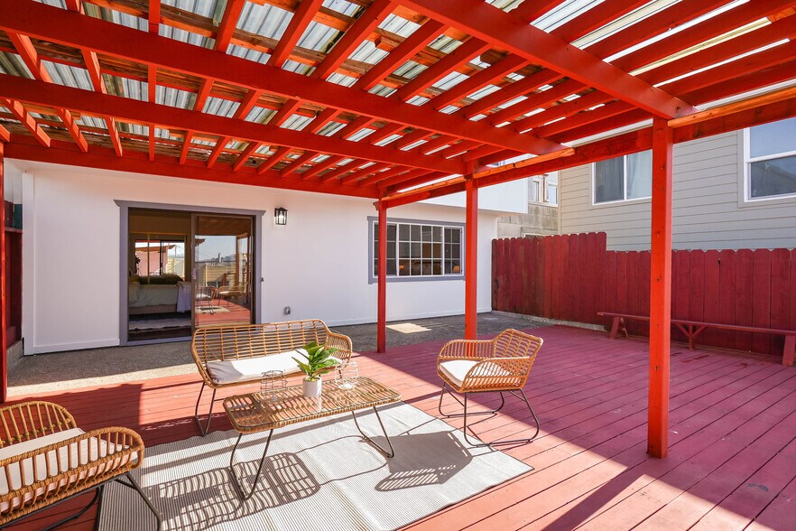 Building Photo - 584 Hillside Blvd