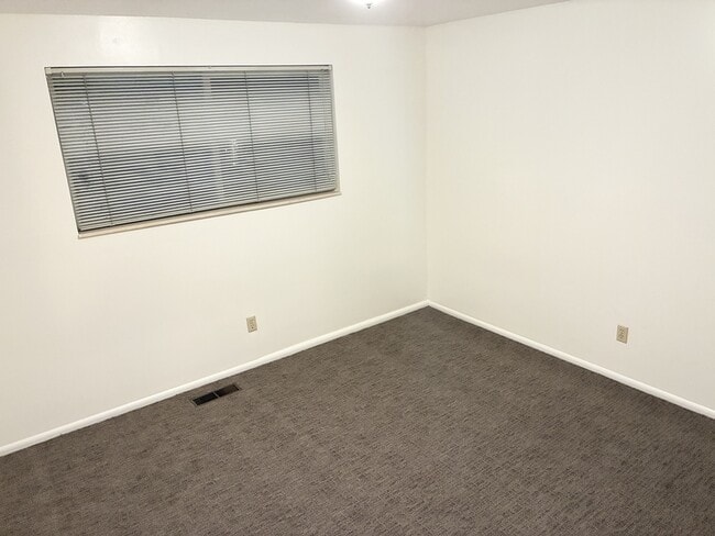 Building Photo - 1127 E 960 S