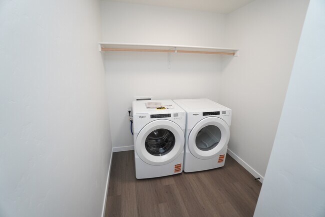 Building Photo - 5813 W Stavros St
