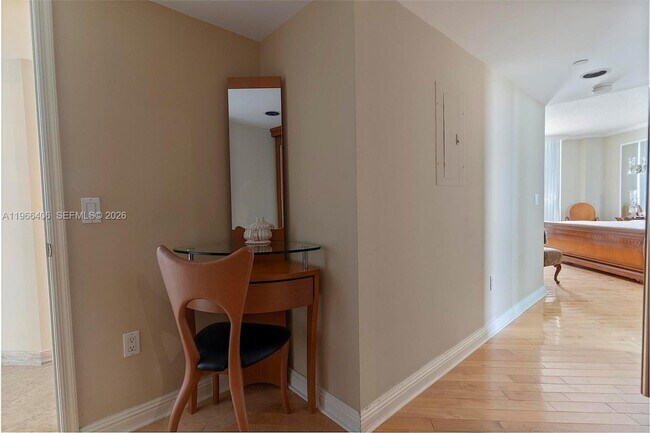 Building Photo - 16445 Collins Ave