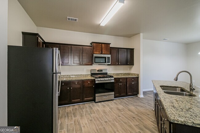 Building Photo - 6037 Heisler St