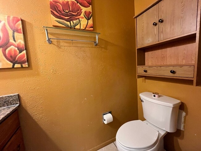 Building Photo - Southside Townhome!!