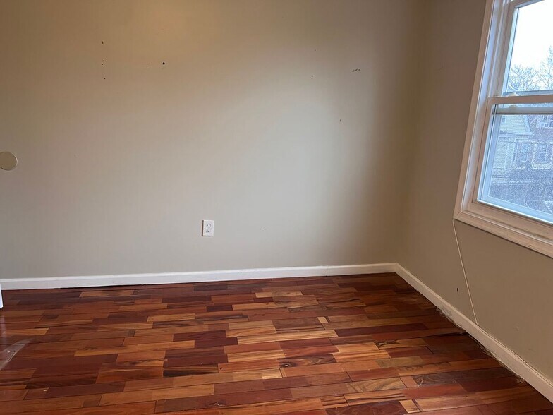 Building Photo - 29 Alexander St