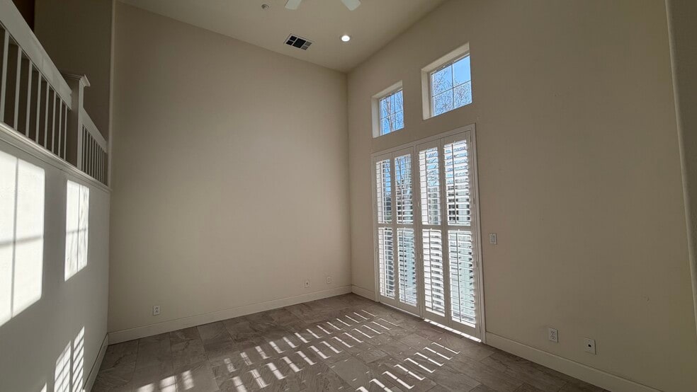 Building Photo - 35129 11th St