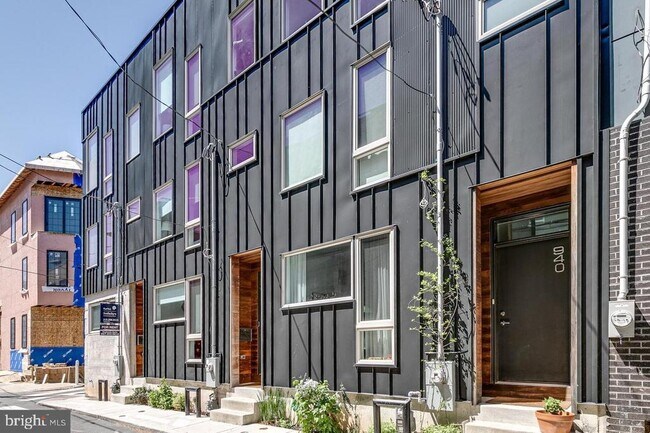 Building Photo - 938 N Leithgow St