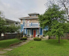 Building Photo - Two Units, One building, 8 Bedrooms 6 Baths!