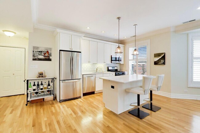 Building Photo - 1701 N Crilly Ct