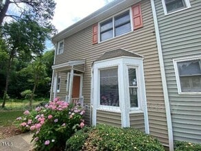 Building Photo - 553 Darby Glen Ln