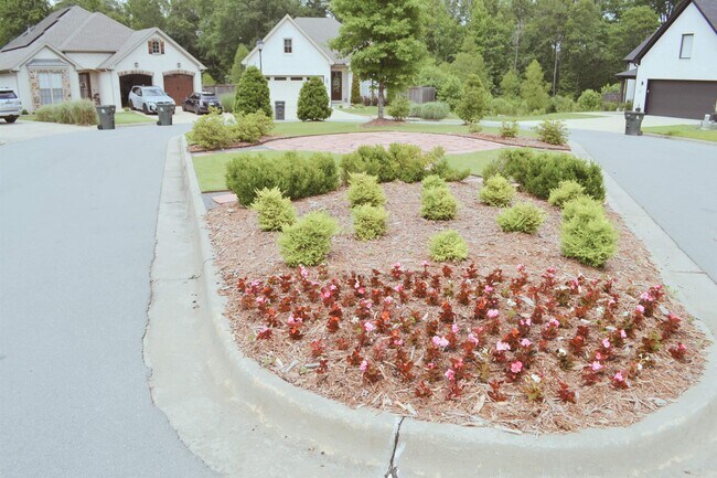 Building Photo - 27 Piper Ln