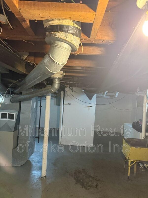 Building Photo - 603 Lenox Ave