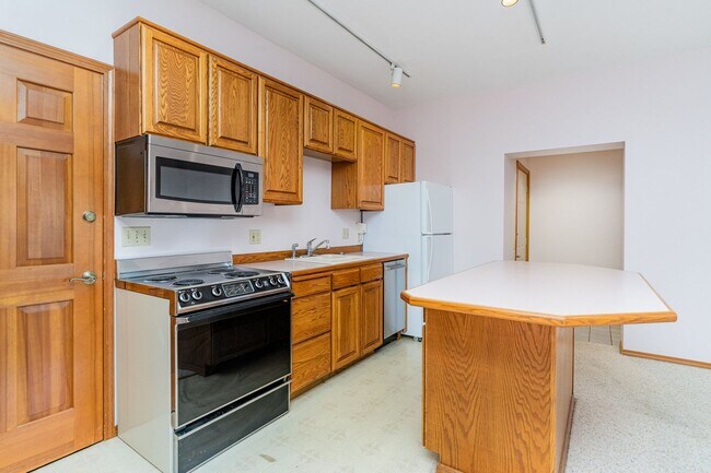 Building Photo - 4bd/3ba Seattle Home